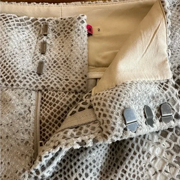 Alice + Olivia Women’s Snakeskin Pants size 2 - Picture 6 of 8